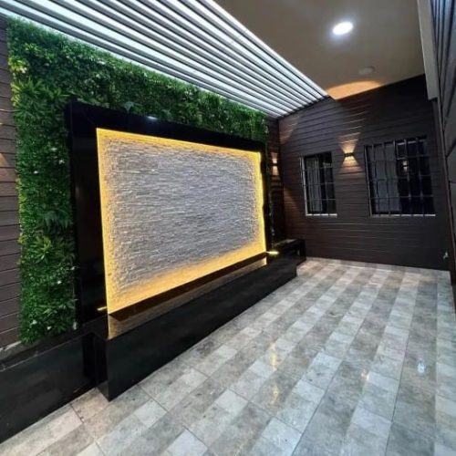 شلالات ونوافير تضيف لمسة طبيعية ساحرة